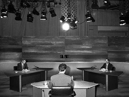 Las elecciones de 1993 fueron las únicas con debate cara a cara de la democracia española. González perdió el primero por falta de preparación. En el segundo, batió a Aznar.