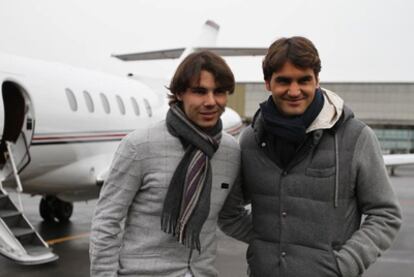El suizo ha ido al aeropuerto a recoger al español. Esta noche (20.30) se enfrentan en el Hallenstadion de Zúrich. El encuentro se denomina "Partido por África" y forma parte de los actos de la Fundación de Roger Federer, dedicada a promover el acceso a la educación, al deporte y a mejorar las condiciones de vida de niños en países donde no existen suficientes recursos.