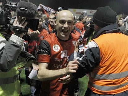 Infante celebra la victoria ante el Espanyol en Anduva en los cuartos de final de 2012.