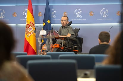 El portavoz de Unidas Podemos en el Congreso, Pablo Echenique, en una rueda de prensa.