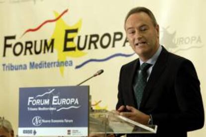 El presidente de la Generalitat Valenciana, Alberto Fabra, durante su intervención en el acto de inauguración del "Forum Europa.Tribuna Meditrerránea", esta mañana en un céntrico hotel de Valencia.
