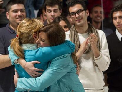 Elena Valenciano y Susana D&iacute;az, en el acto de M&aacute;laga. 