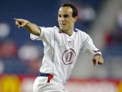 Donovan celebra un gol en un partido con la selección de EEUU.