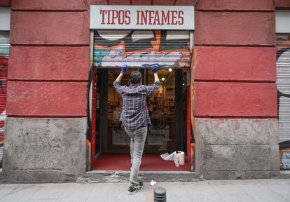 Tipos Infames, en la calle San Joaquín, es una de las 10 librerías madrileñas que se han adherido a la plataforma Bookshop.