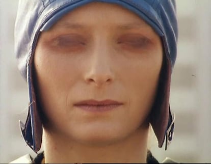 El dúo británico Orbital llamó a la actriz en 1996 para el vídeo más marciano de su carrera, The Box, que fue considerado un cortometraje y fue objeto de admiración en festivales de cine.