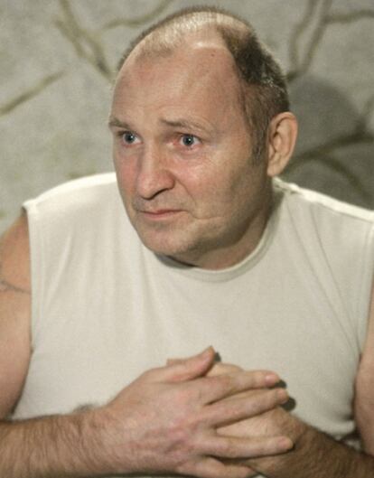 El periodista Mijaíl Beketov, brutalemente agredido en 2008, durante un encuentro con periodistas el pasado noviembre en moscú.