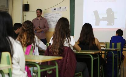 Rico, durante la charla en el Instituto Villablanca, en Madrid.