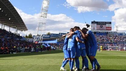 Los jugadores del Getafe celebran uno de los goles al Villarreal el 18 de mayo de 2019.