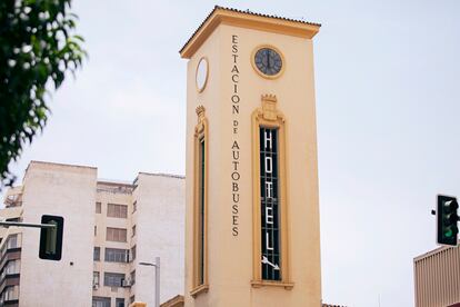 Estación de autobuses de Jaén. Edificio racionalista construido entre 1945 y 1947 según un proyecto del arquitecto Antonio Querejeta. 