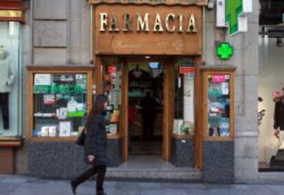 Fachada de una farmacia en Madrid.