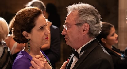 Adriana Ozores y Óscar Martínez, en 'Galgos'.