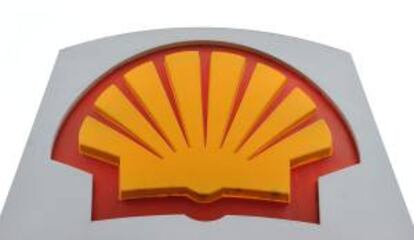 Logotipo de la petrolera Shell en una estación de servicios en Londres (Reino Unido). EFE/Archivo