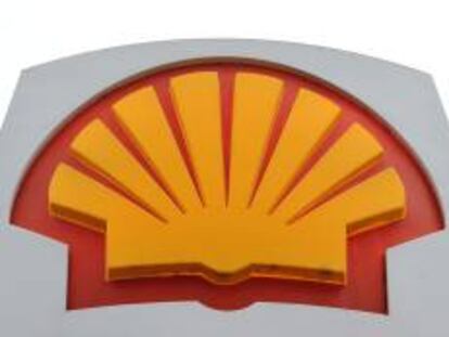 Logotipo de la petrolera Shell en una estación de servicios en Londres (Reino Unido). EFE/Archivo