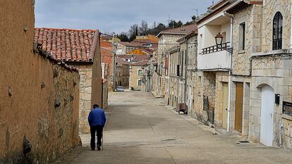 Una de las calles de Careluega, en Burgos.