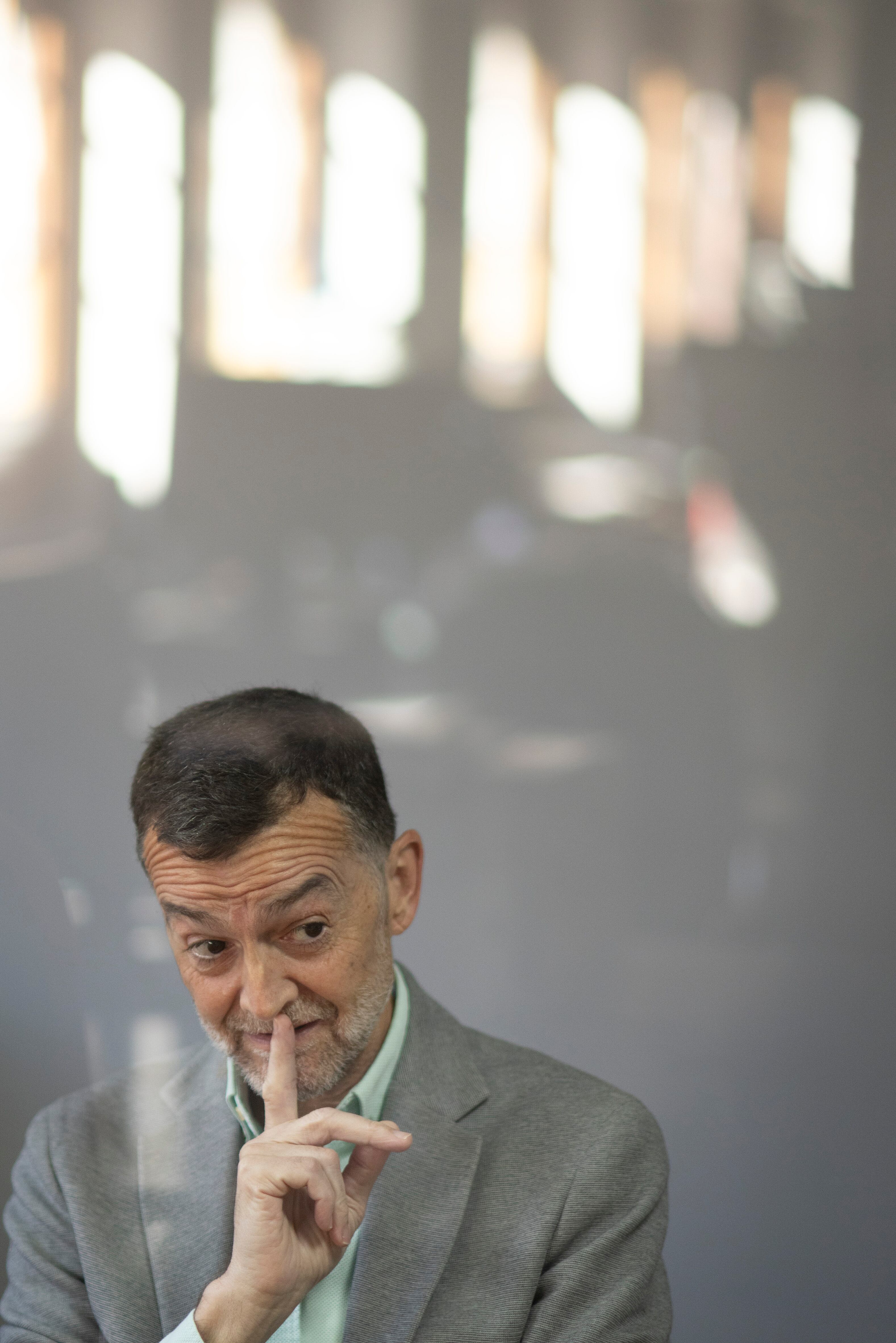 El coordinador federal de Izquierda Unida (IU), Antonio Maíllo, este sábado en Sevilla durante la entrevista.