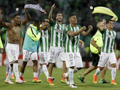Los jugadores del Atlético Nacional celebran la victoria.