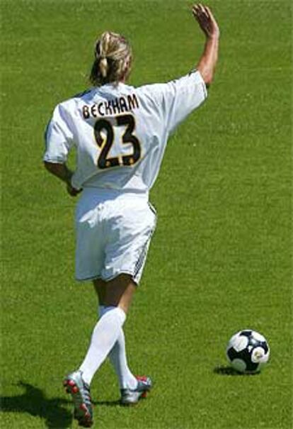 David Beckham, durante su presentacin en el campo de entrenamiento del Real Madrid.