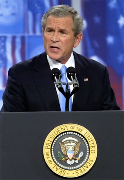 Bush, durante su intervención televisiva en Fort Bragg.