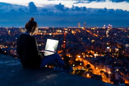 Las búsquedas en TripAdvisor de “abierto hasta tarde” y “24 horas” han subido un 110% en el último año, según informa la web de reseñas viajeras.