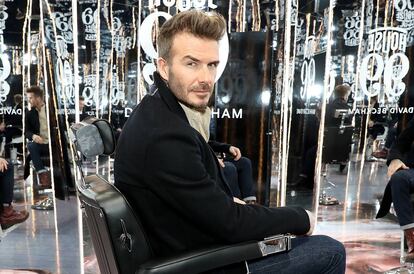 David Beckham, en una barbería como las que han inspirado su primera línea de cosmética masculina.