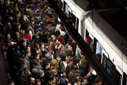 20/03/13. Paros parciales en el Metro de Madrid. Nuevos Ministerios y Príncipe Pío.