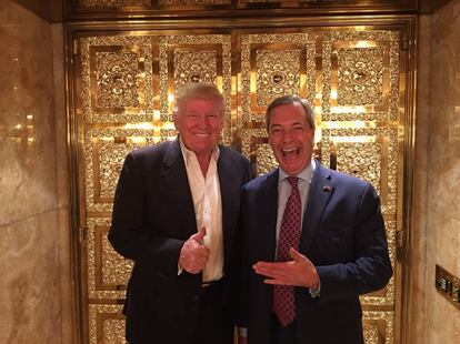 Trump e Farage no elevador da Trump Tower, em Nova York.