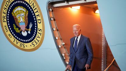 Biden, a su llegada el martes al aeropuerto del Belfast.