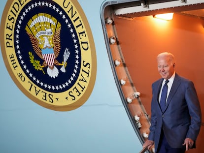 Biden, a su llegada el martes al aeropuerto del Belfast.
