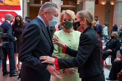 Alberto Ruiz-Gallardón, Esperanza Aguirre y Cristina Cifuentes, durante el acto.