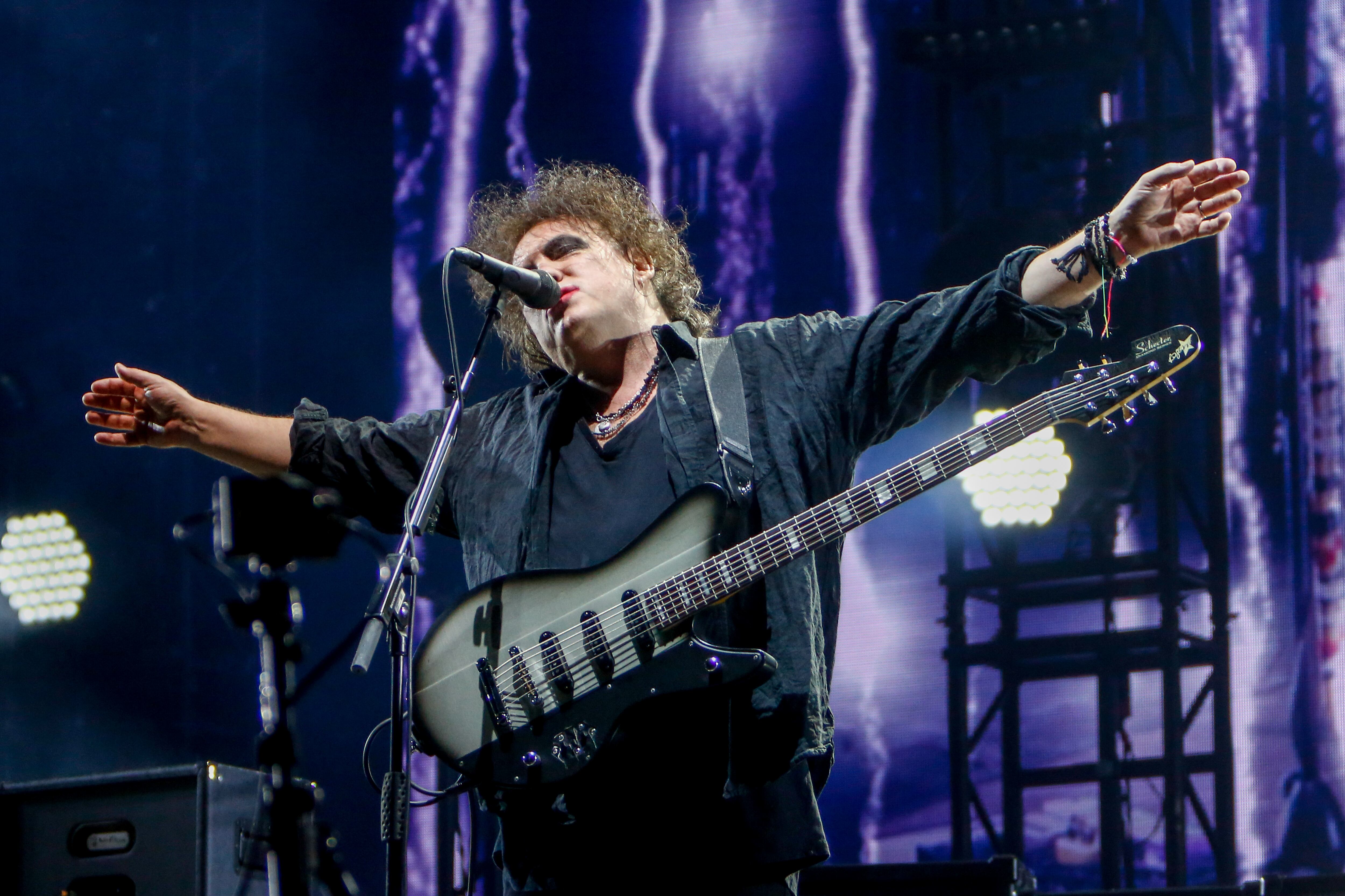 Robert Smith actuando en el Mad Cool Festival (Madrid) en julio de 2019.