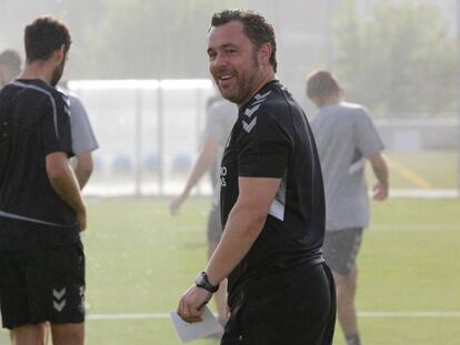 Sergio dirige un entrenamiento en la ciudad deportiva del Valladolid. 