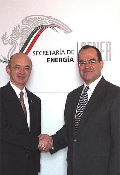 El ministro de Energía, Fernando Elizondo, y Luis Ramírez Corzo.