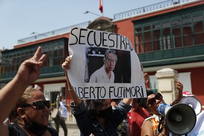 Simpatizantes del expresidente Alberto Fujimori