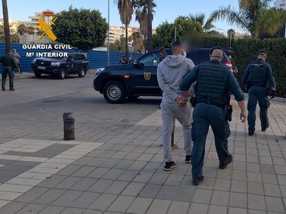 Detención de un miembro de la trama de narcotraficantes que okupaba casas en la Costa del Sol (Málaga).
