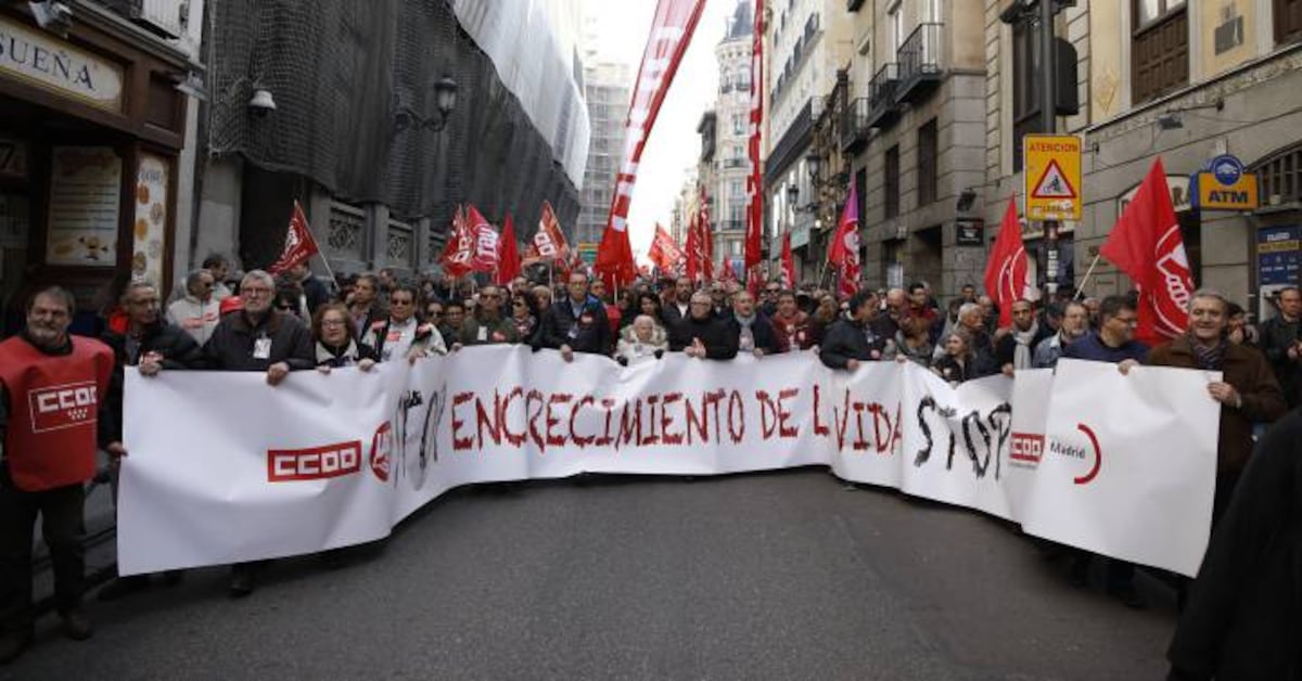 CC OO y UGT se manifiestan en Madrid por mejores salarios | Economía ...