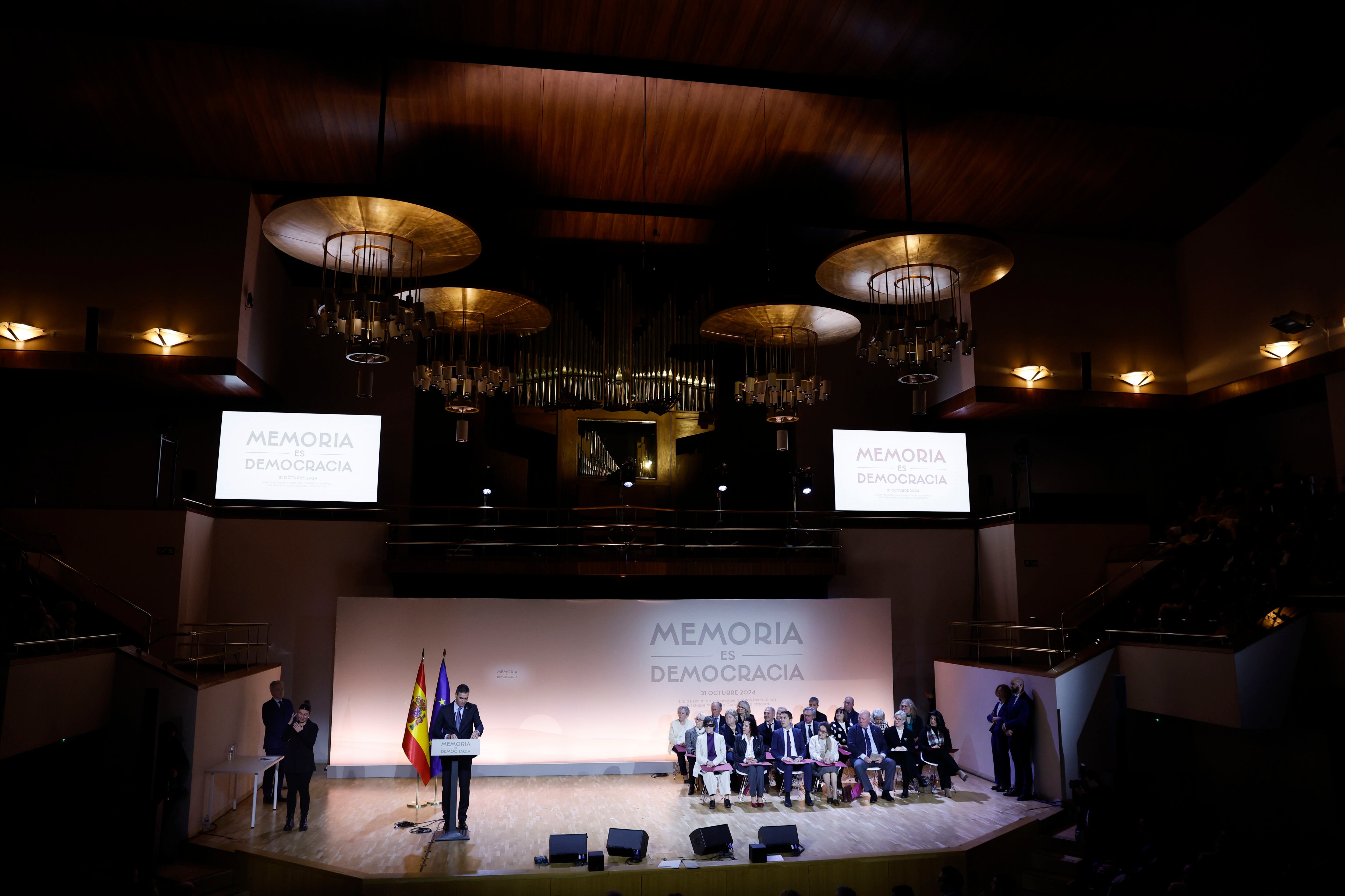 El Gobierno dedicará 2025 a celebrar más de un centenar de actos por la muerte de Franco y la llegada de la democracia