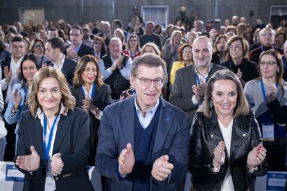 Elena Rivo, Alberto Núñez Feijóo y Cuca Gamarra, este domingo en Ourense.