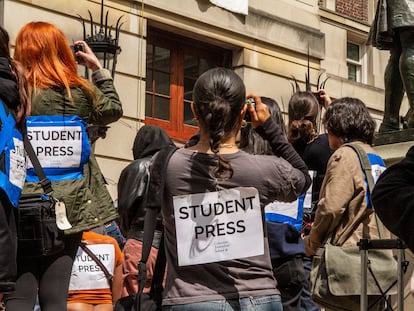 Encierro de manifestantes propalestinos en Hamilton Hall, el pasado martes. La foto fue tomada por una estudiante de periodismo de la escuela de Columbia.