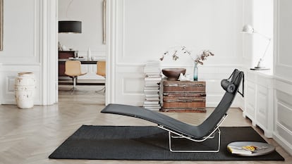 Lounge Chair de PK 24 ™ de Poul Kjærholm fabricada por Fritz Hansen valorada en 13.141 euros.