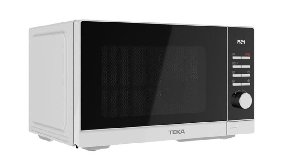 Microondas Teka de 900 vatios de potencia.