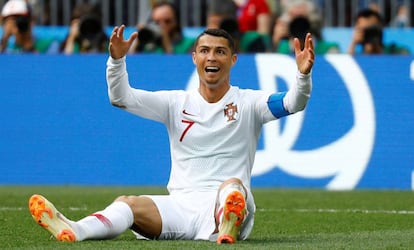 Cristiano Ronaldo, protesta en el partido ante Marruecos.