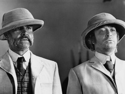 Michael Caine y Sean Connery en una secuencia del filme ‘El hombre que pudo reinar’, dirigida por John Huston en 1975.
