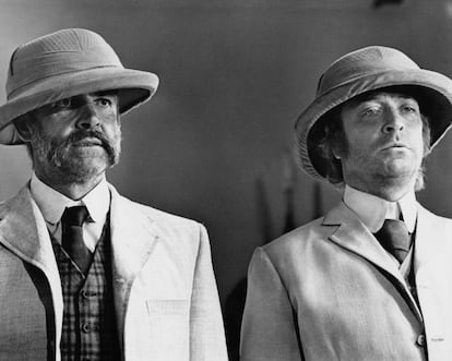 Michael Caine y Sean Connery en una secuencia del filme ‘El hombre que pudo reinar’, dirigida por John Huston en 1975.