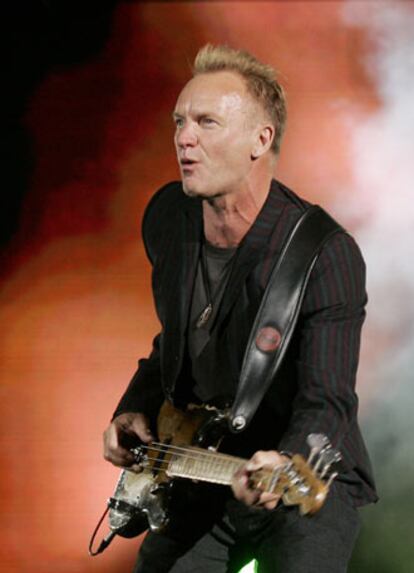 El cantante británico Sting durante el concierto en el parque de Bela Vista, Lisboa.