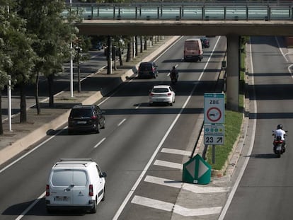 La ronda Litoral, el dia que van entrar en vigor les multes a la zona de baixes emissions.