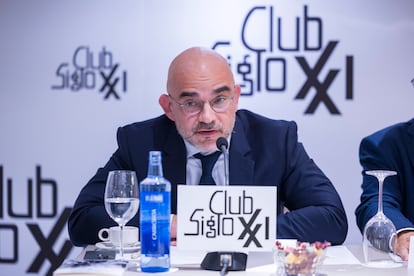 Carlos Núñez, durante su intervención en los coloquios del Club Siglo XXI.