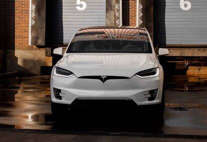 Frontal coche Tesla