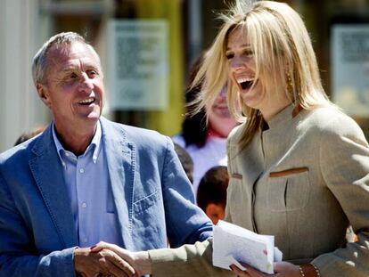 Máxima de Holanda, ayer en La Haya con Johan Cruyff.