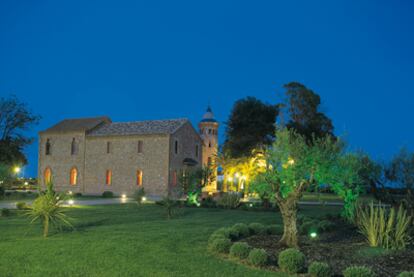 Exterior del hotel Torre La Mina, antigua casa solariega en Alquerías del Niño Perdido, Castellón.