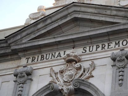 Detall de la façana del Tribunal Suprem.